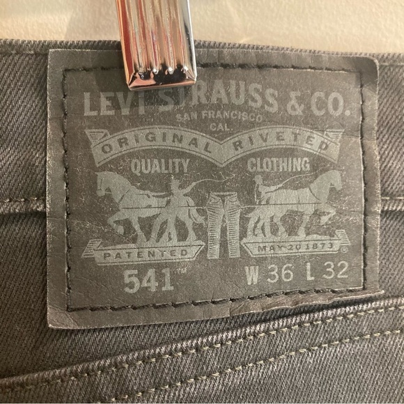 LEVI’S 541 Sz 36 x 32 Athletic Fit 100% Cotton Tapered Leg Jeans Steel Dark Grey - Picture 11 of 16